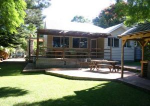 Pine Cottage - Tweed Heads Accommodation