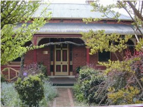 FINCHES OF BEECHWORTH - Tweed Heads Accommodation